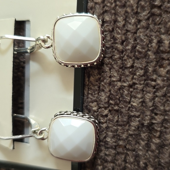 NAPIER BRAND WOMENS FASHION JEWELRY BUNDLE OF 5 PAIRS OF EARRINGS - Picture 9 of 16